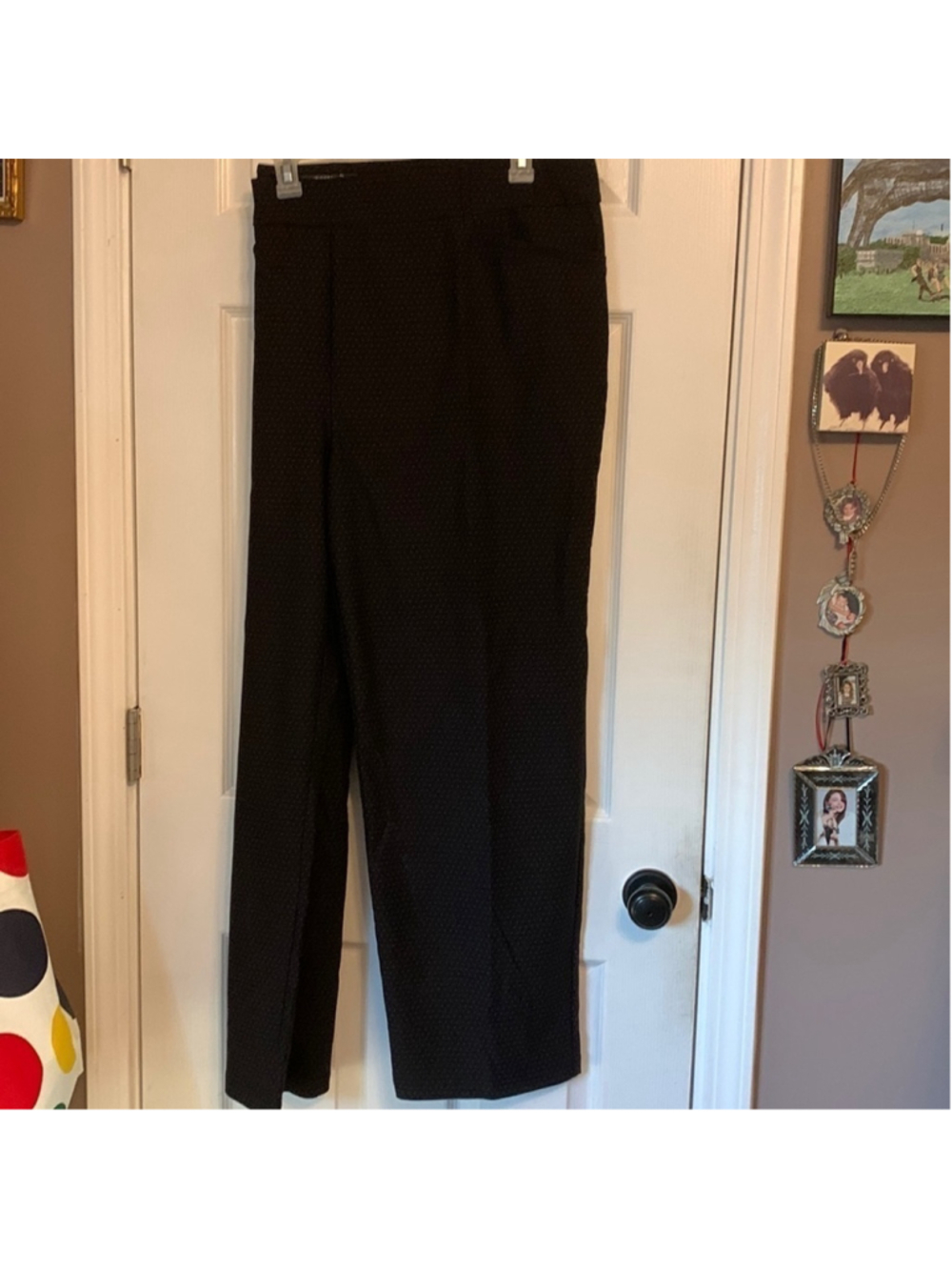 Universal fit savvy Black stretchy dress pants with square dot pattern plus 28